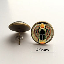 Load image into Gallery viewer, Symbol of Strength Egyptian Scarab Glass Dome Pendant Necklace, Ancient Egypt Jewelry Fashion Charm Women Gift HZ1
